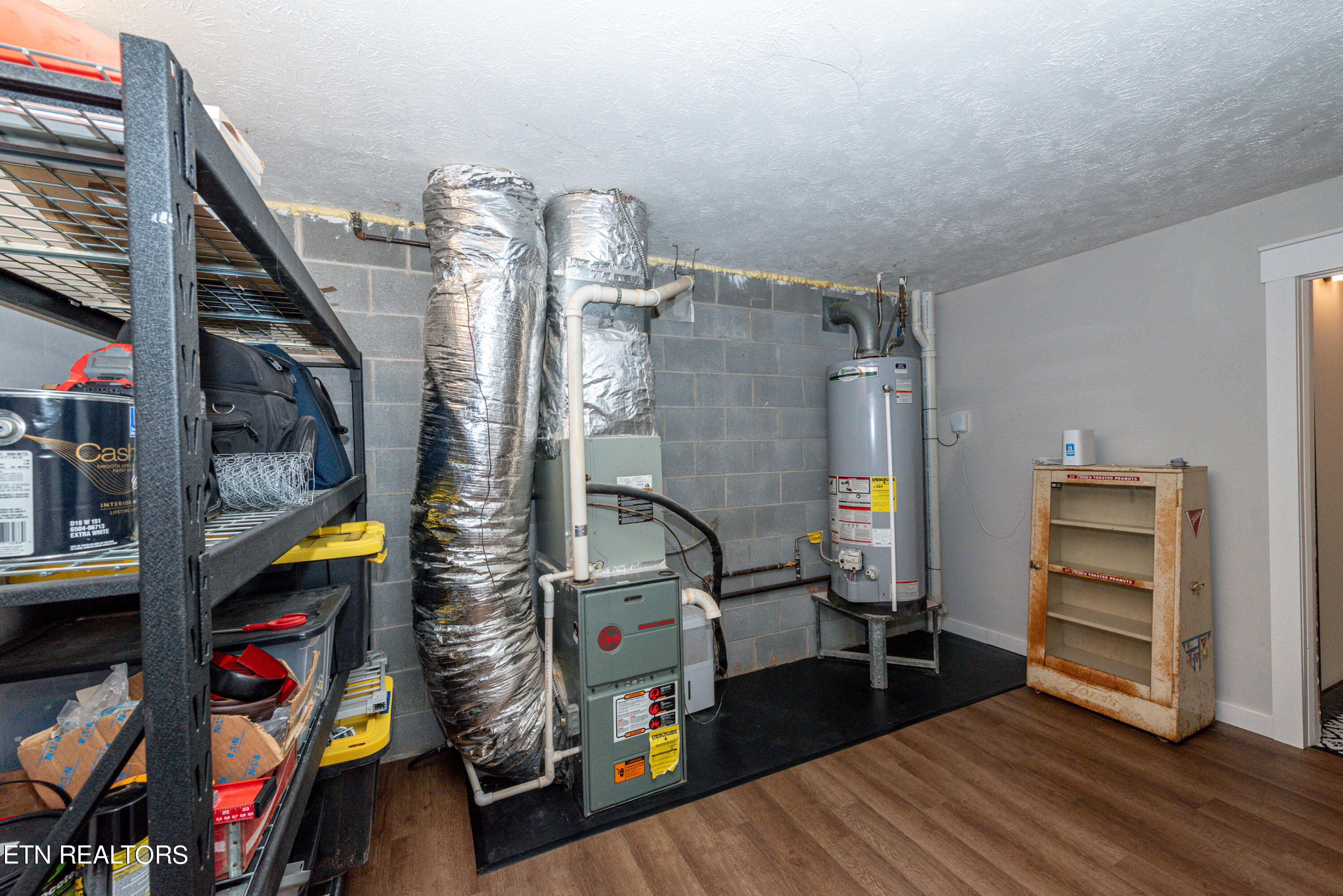 1525 Crestridge Drive