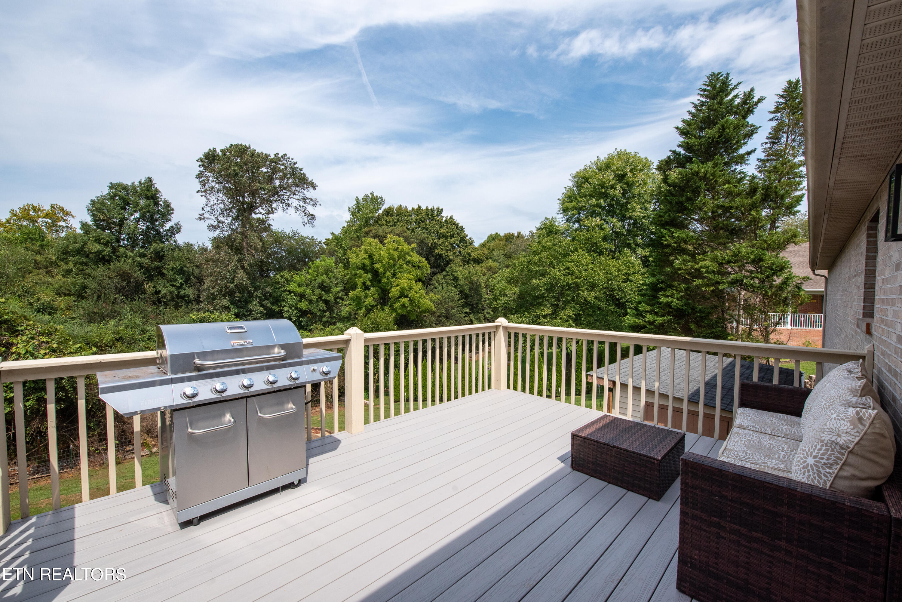 1525 Crestridge Drive