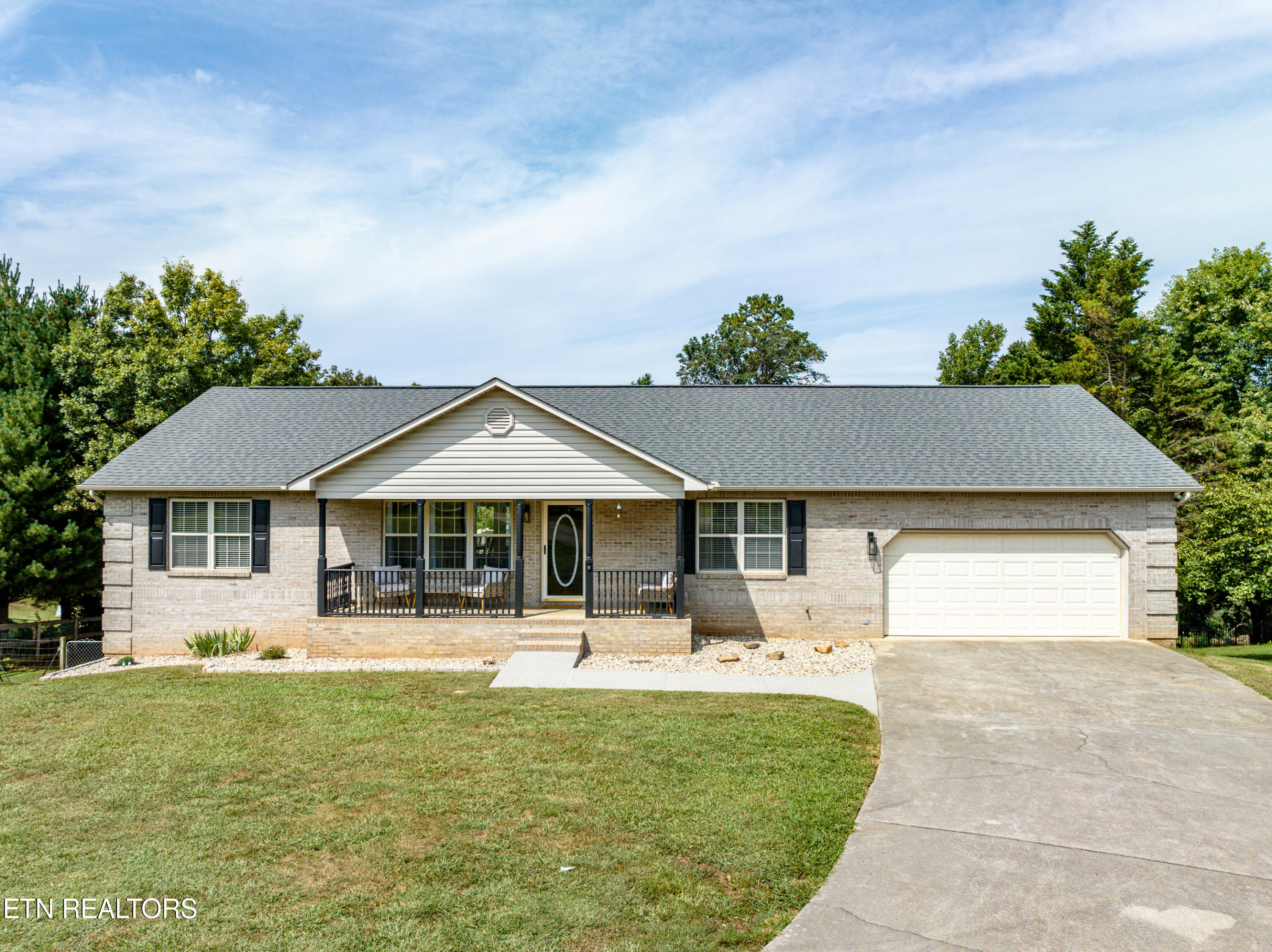 1525 Crestridge Drive