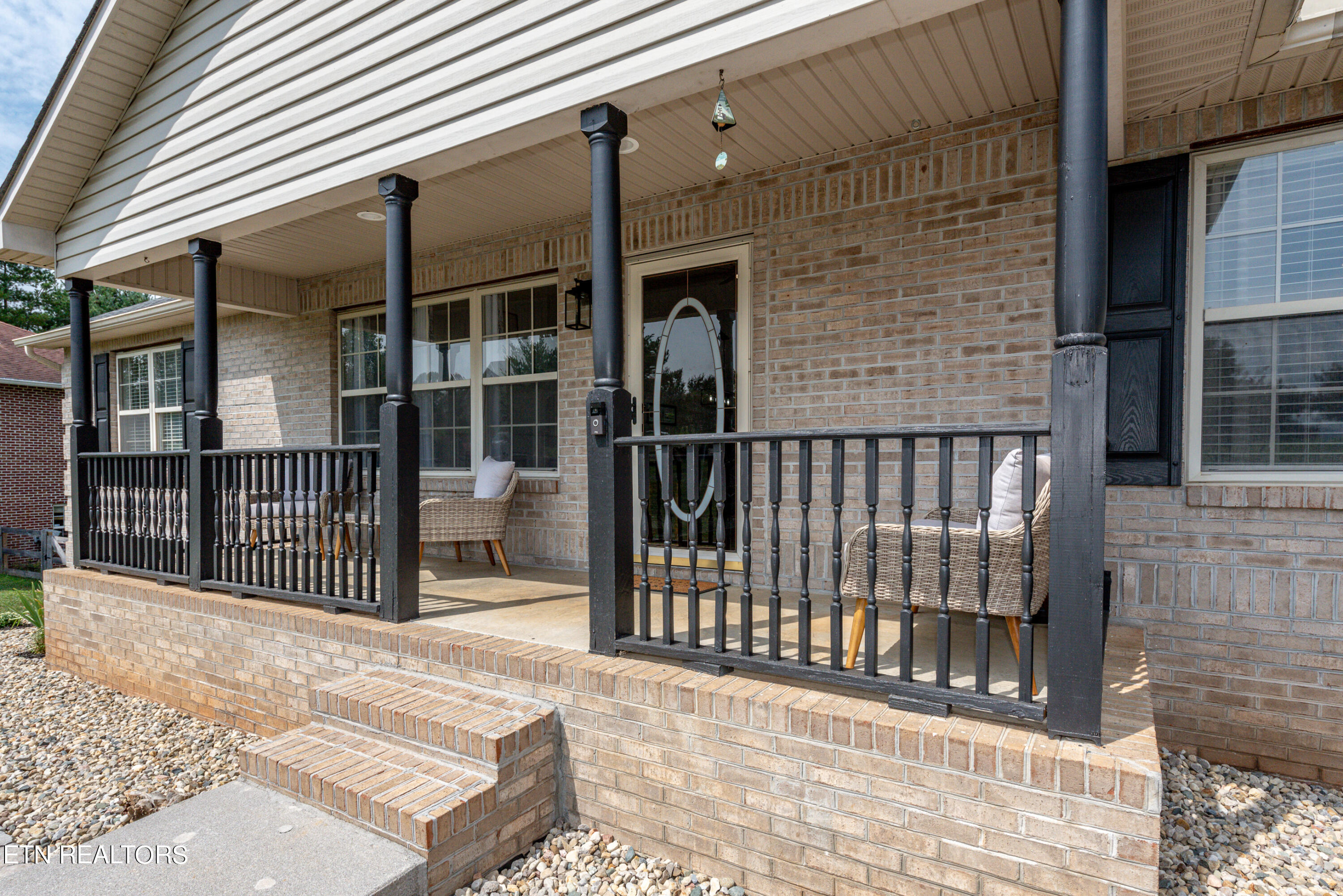 1525 Crestridge Drive