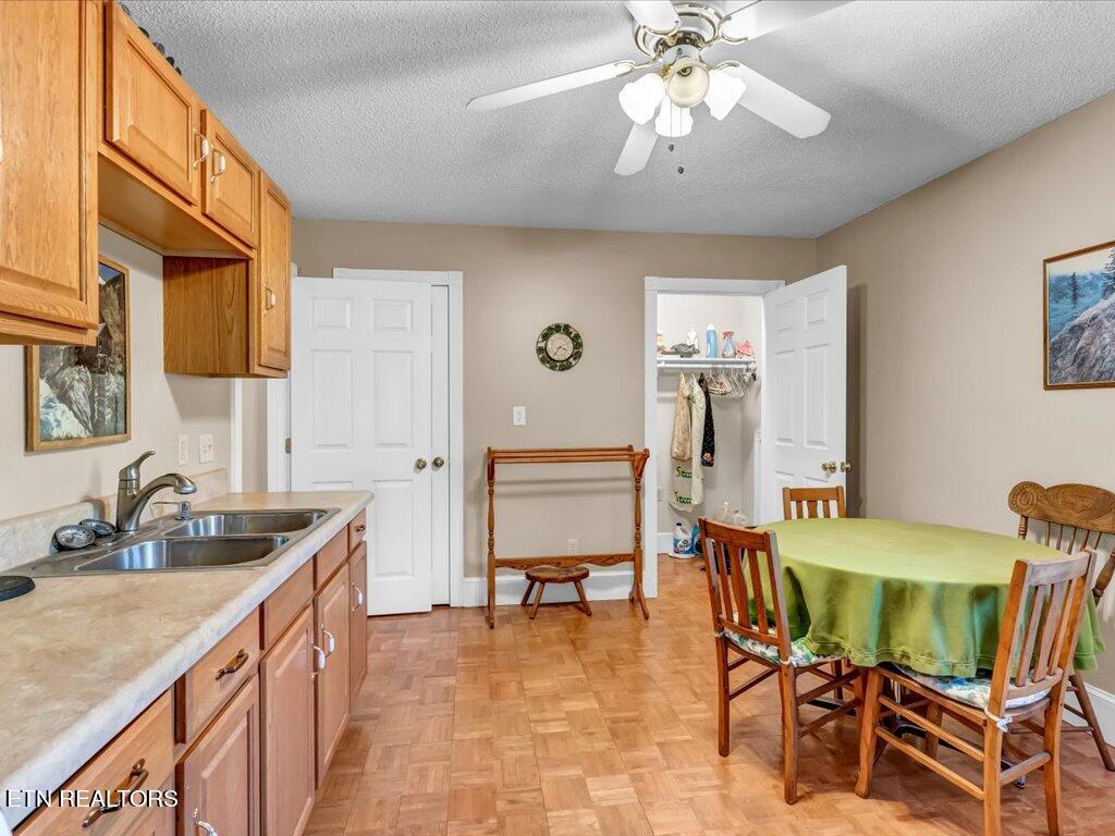 1122 Piney Mountain Rd