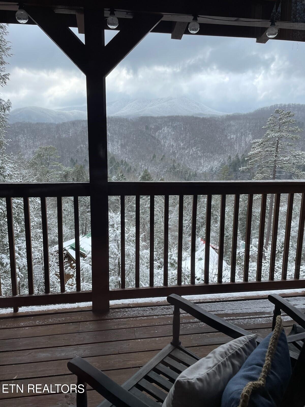 1761 Mountain Shadows Way