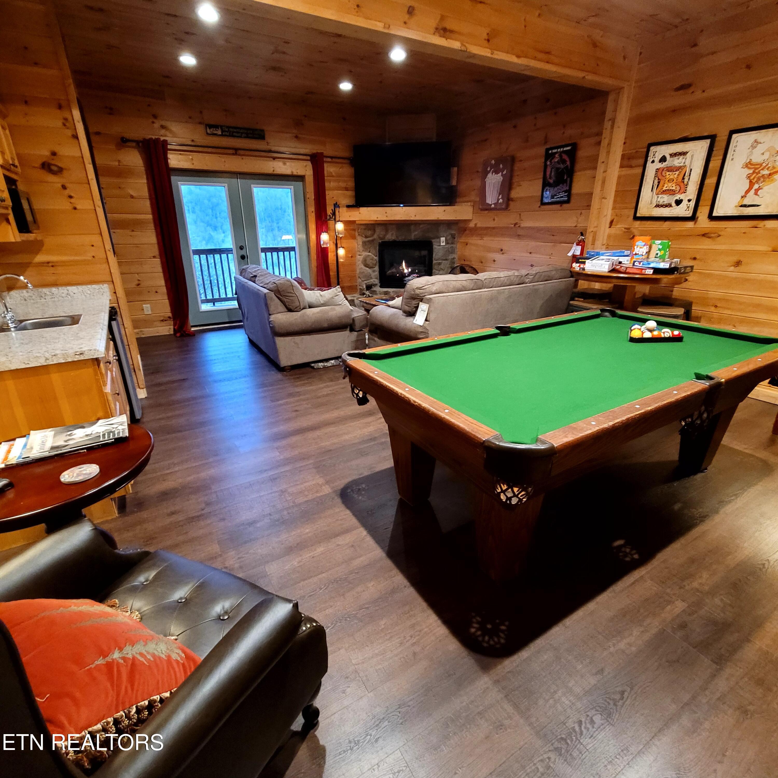 1761 Mountain Shadows Way