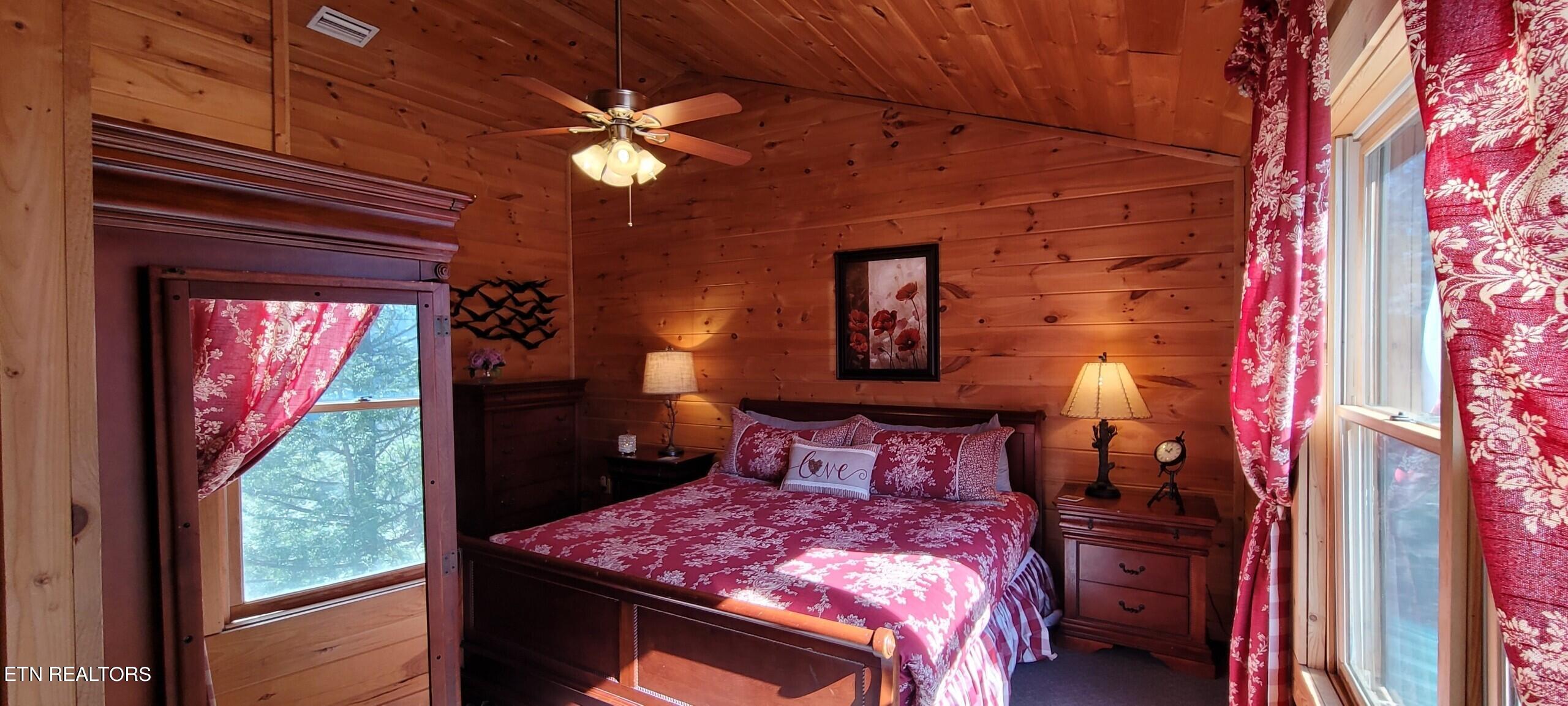 1761 Mountain Shadows Way