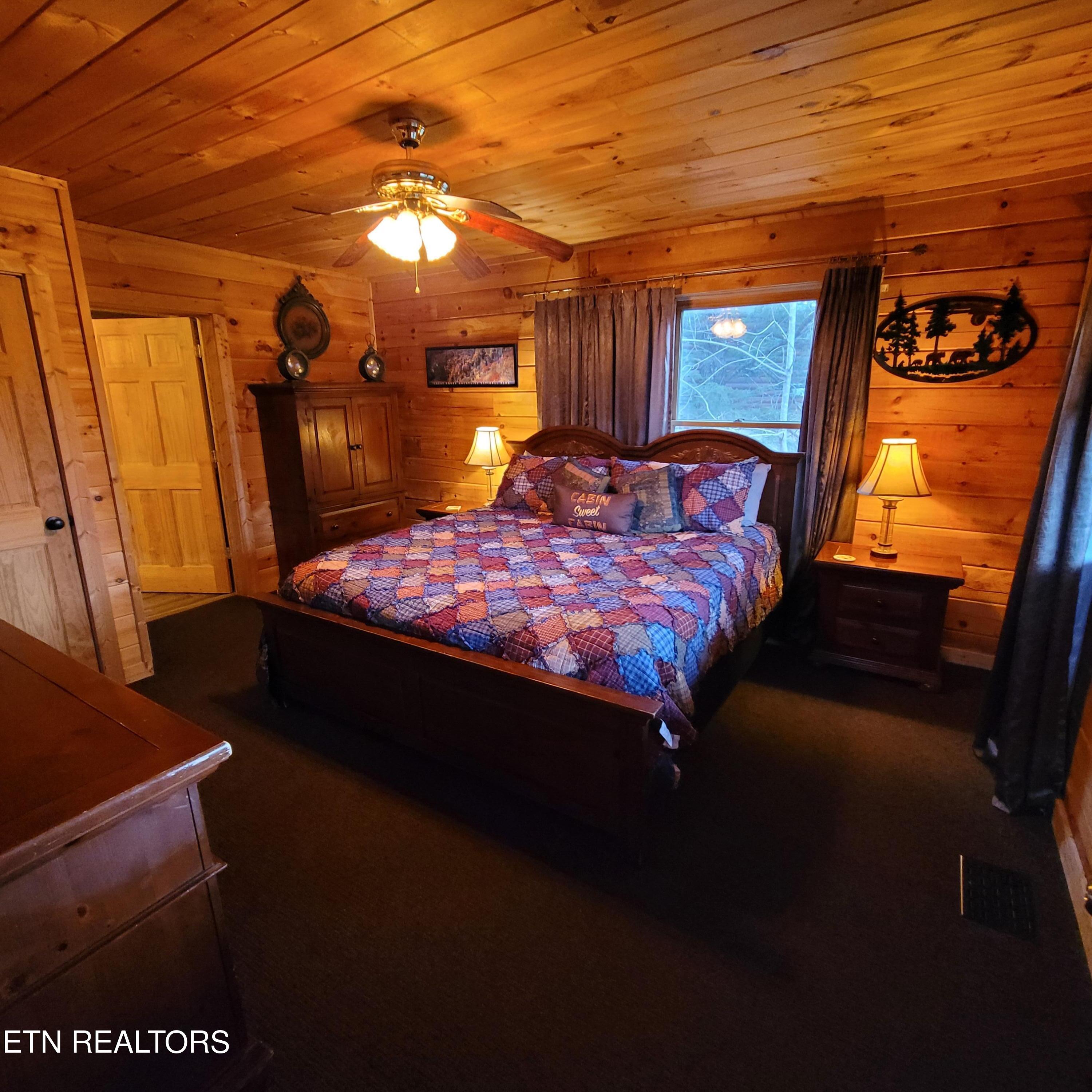 1761 Mountain Shadows Way