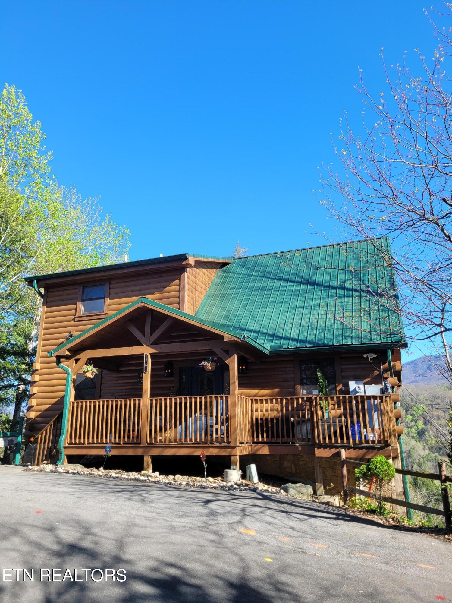 1761 Mountain Shadows Way