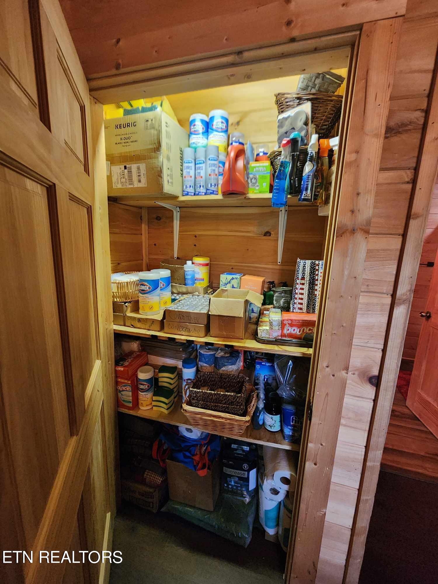 1761 Mountain Shadows Way