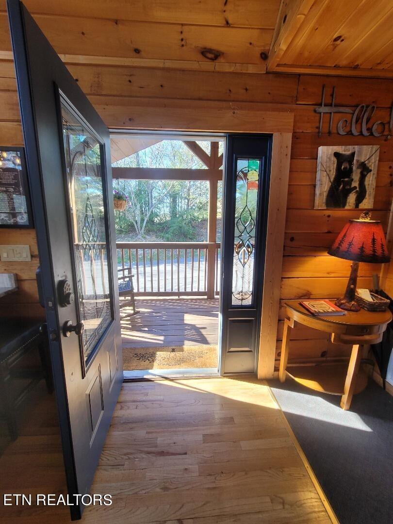 1761 Mountain Shadows Way