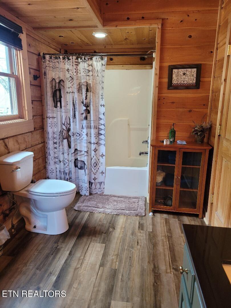 1761 Mountain Shadows Way