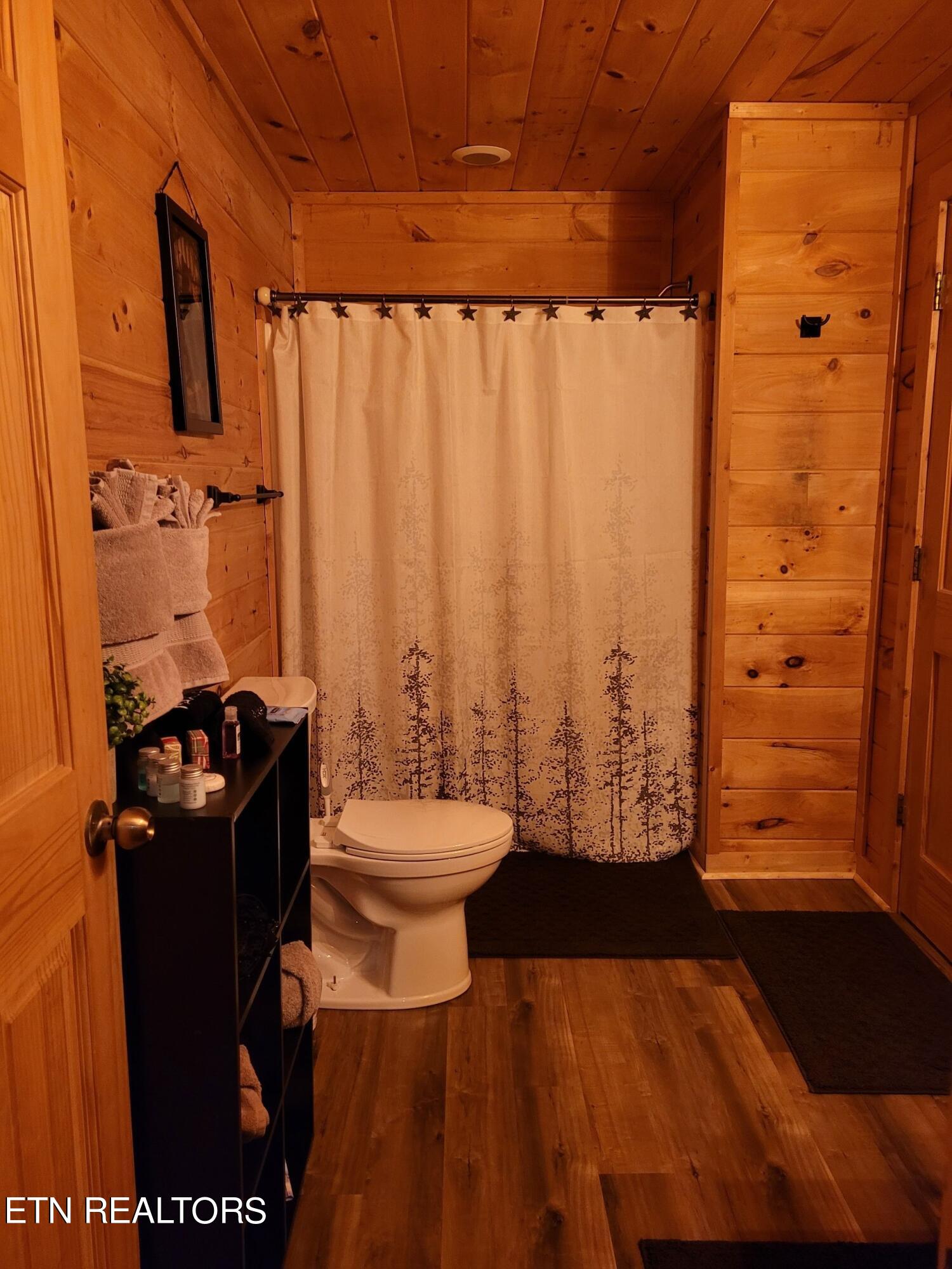 1761 Mountain Shadows Way