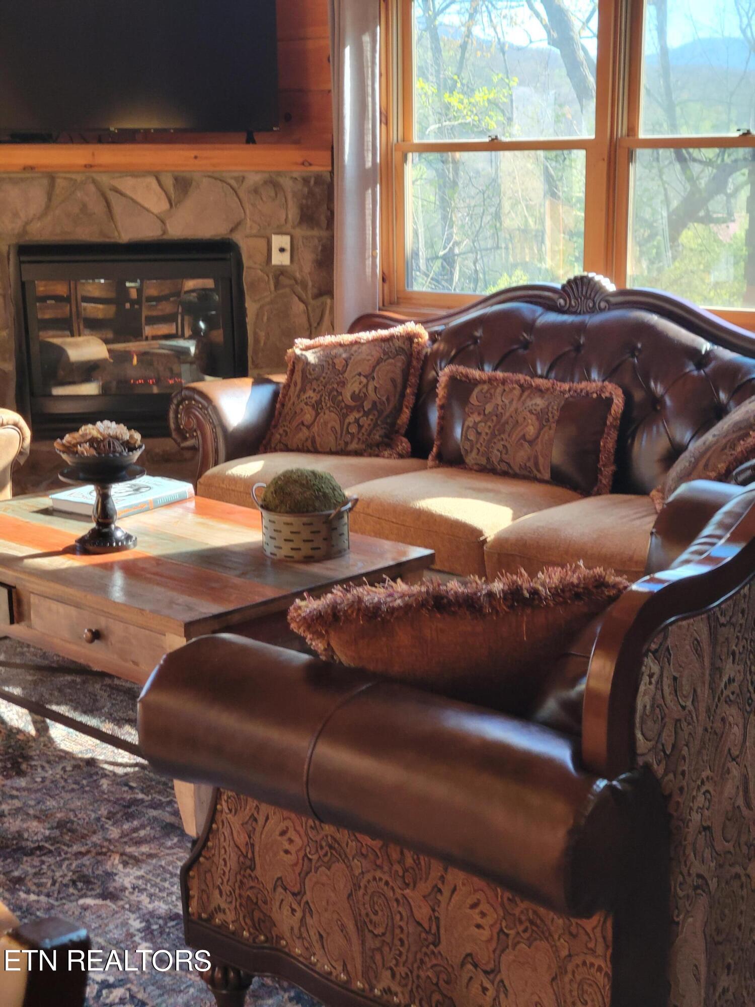 1761 Mountain Shadows Way