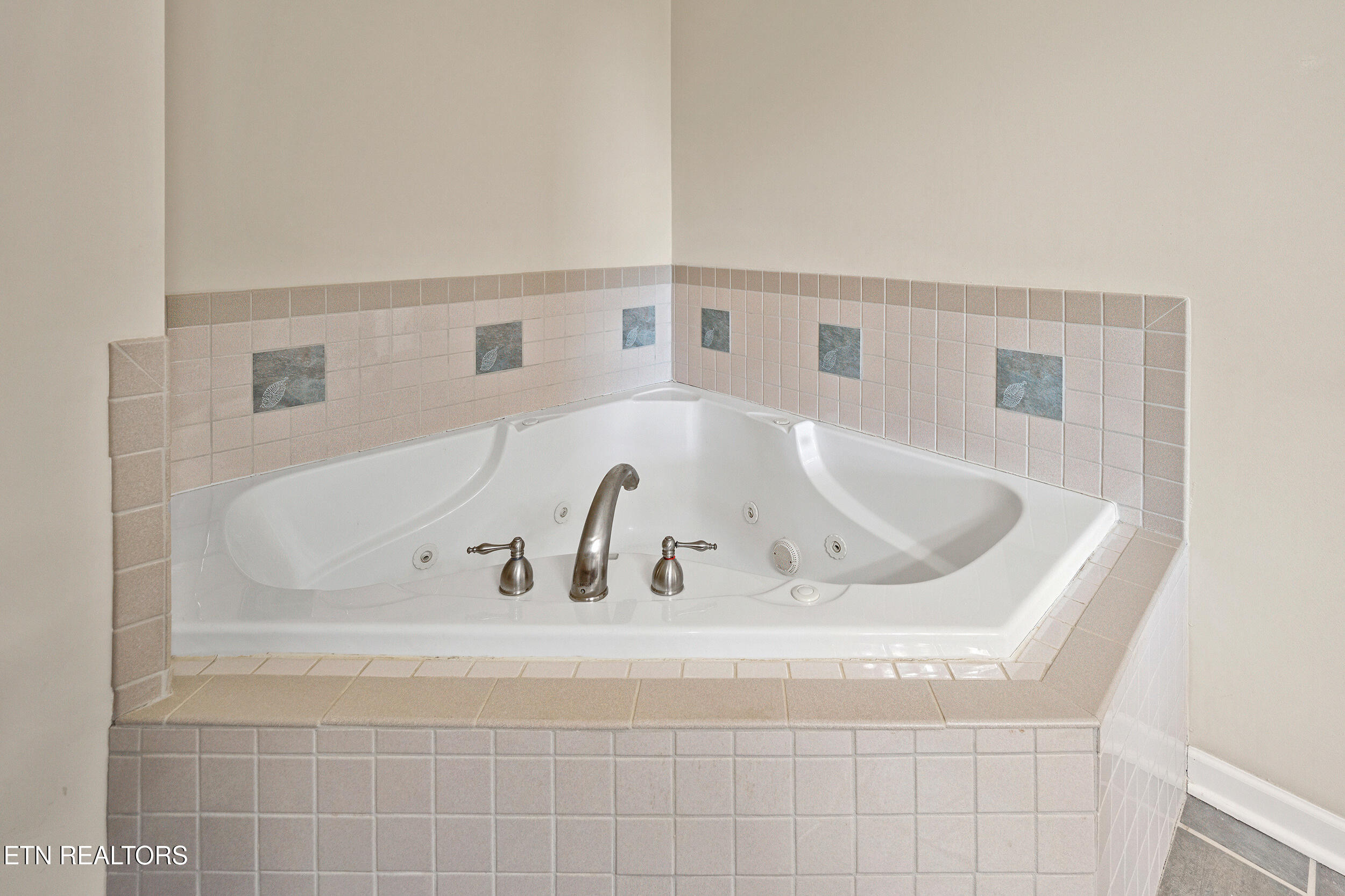 1965 River Vista Circle