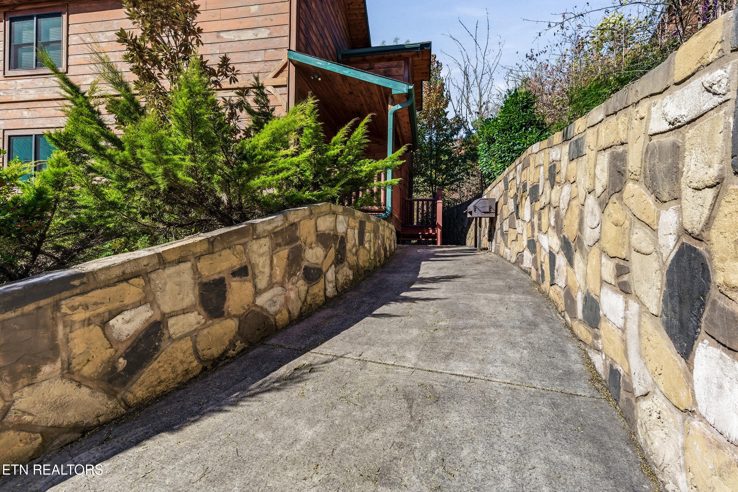 655 Gatlinburg Falls Way