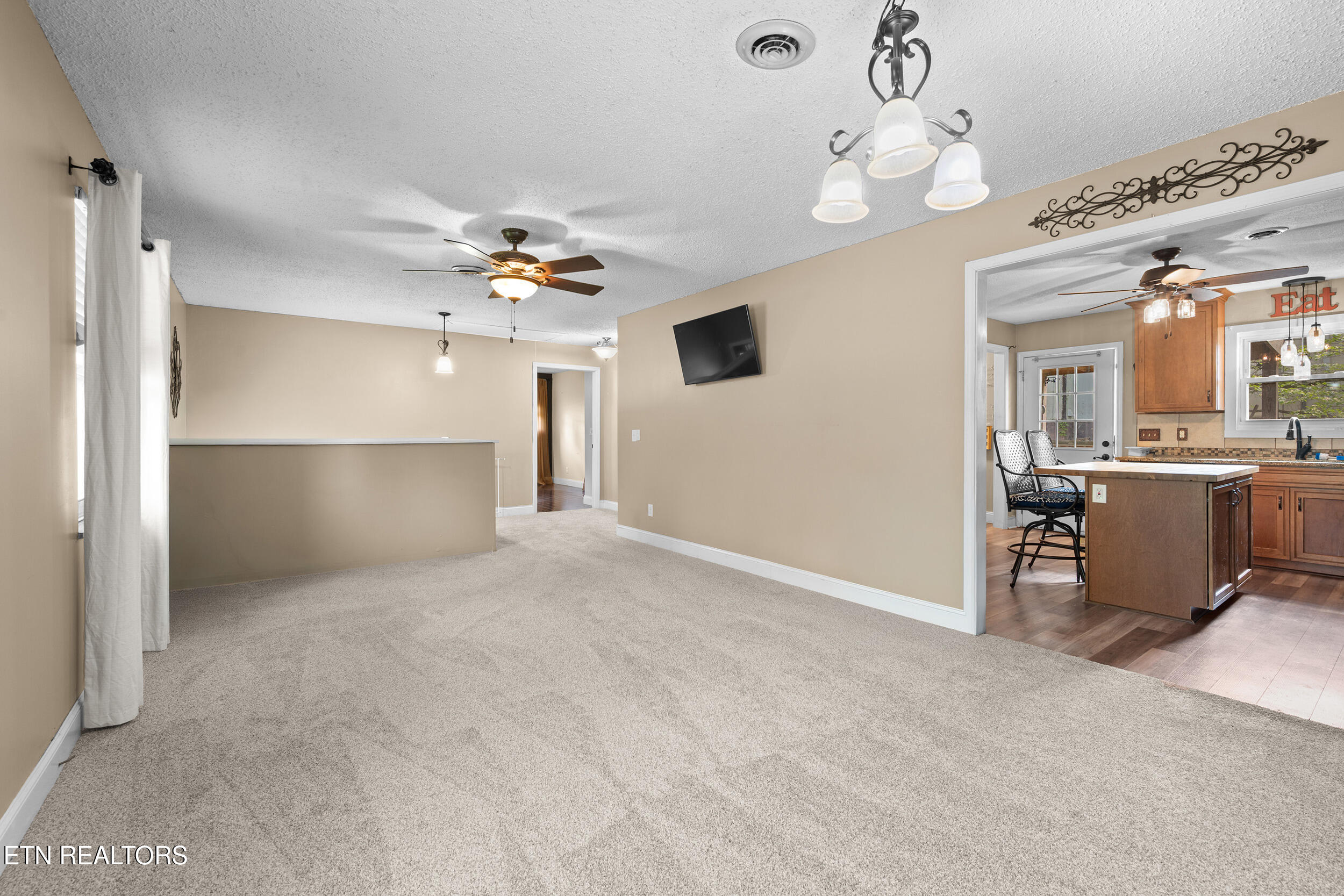 4685 Robinhood Circle