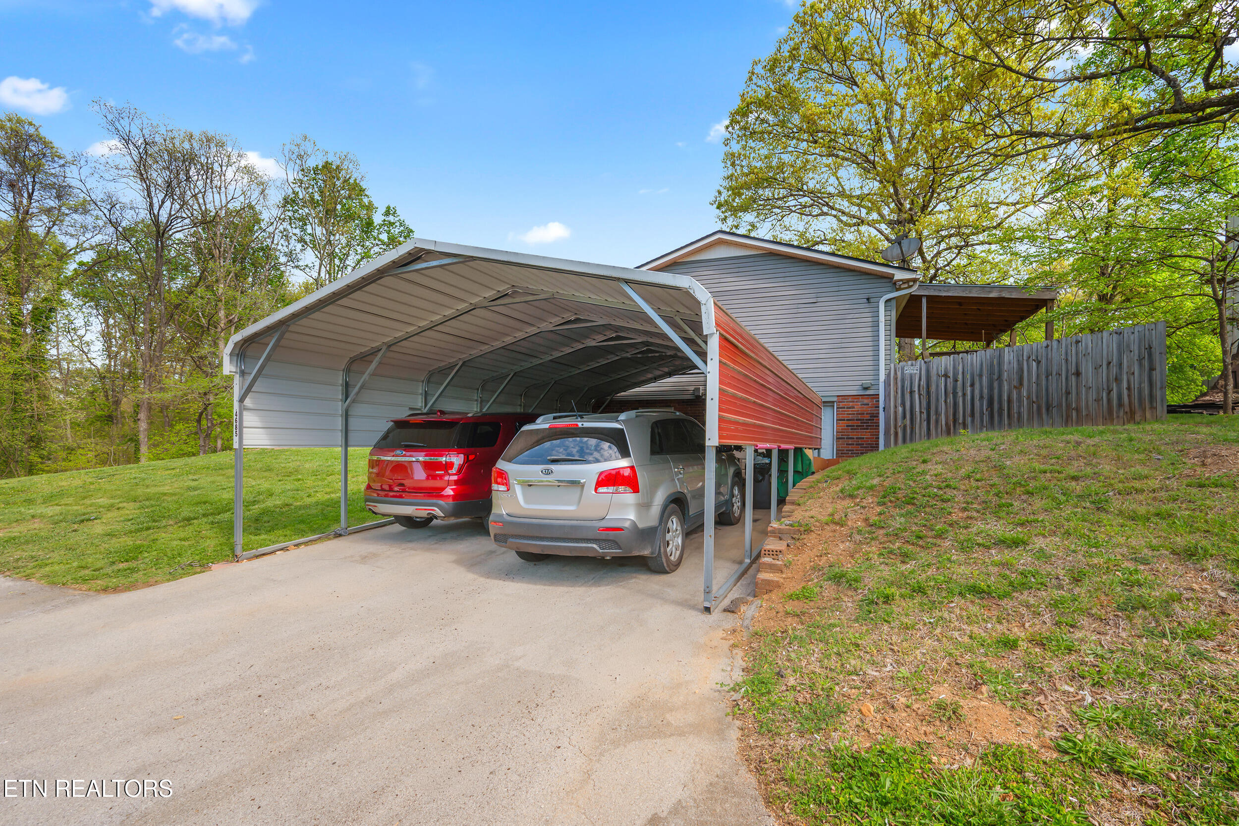 4685 Robinhood Circle