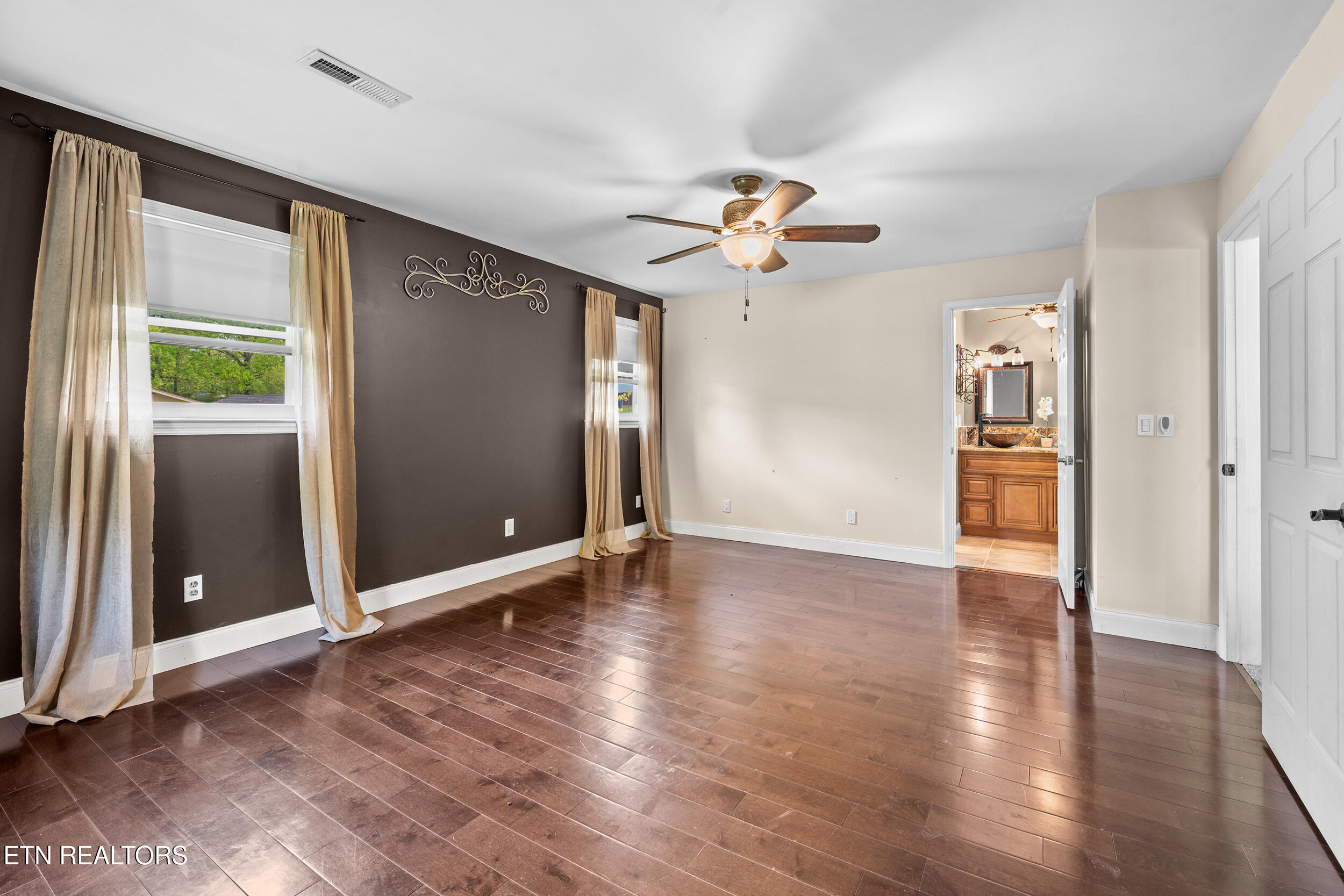 4685 Robinhood Circle