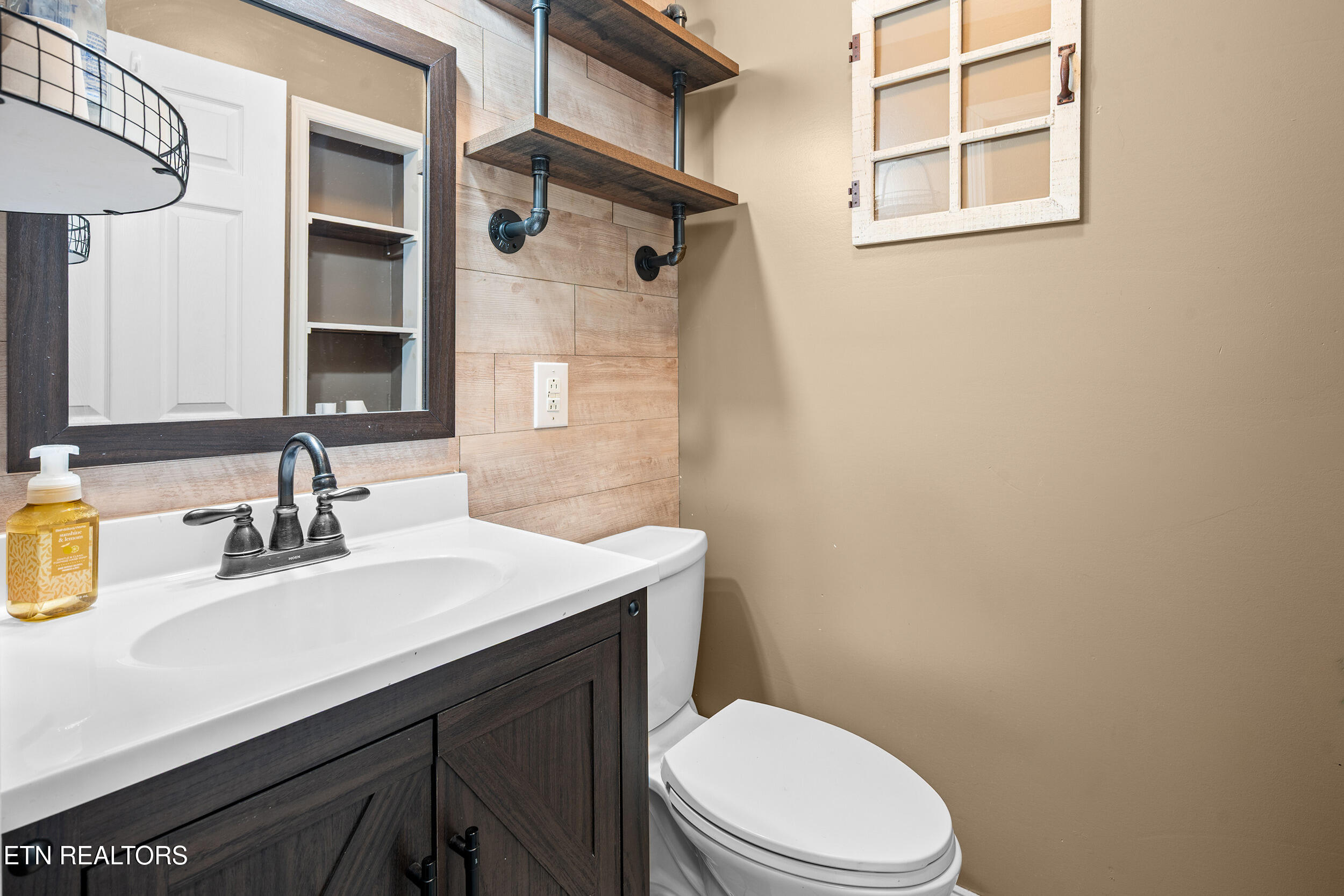 4685 Robinhood Circle