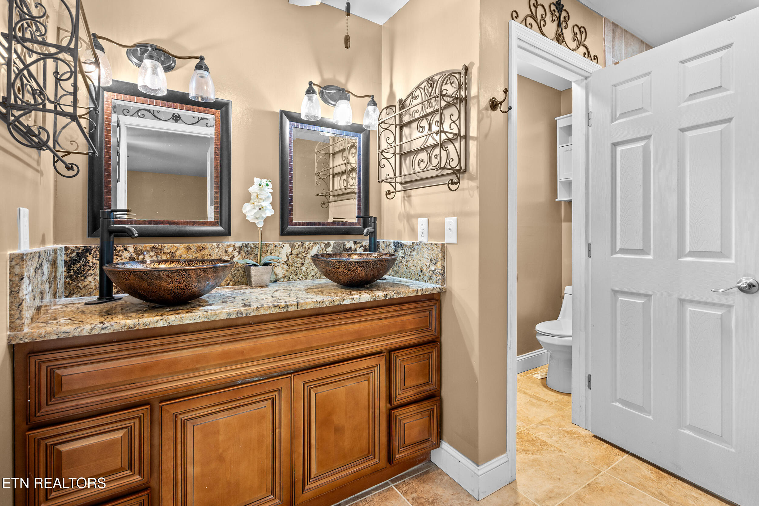 4685 Robinhood Circle