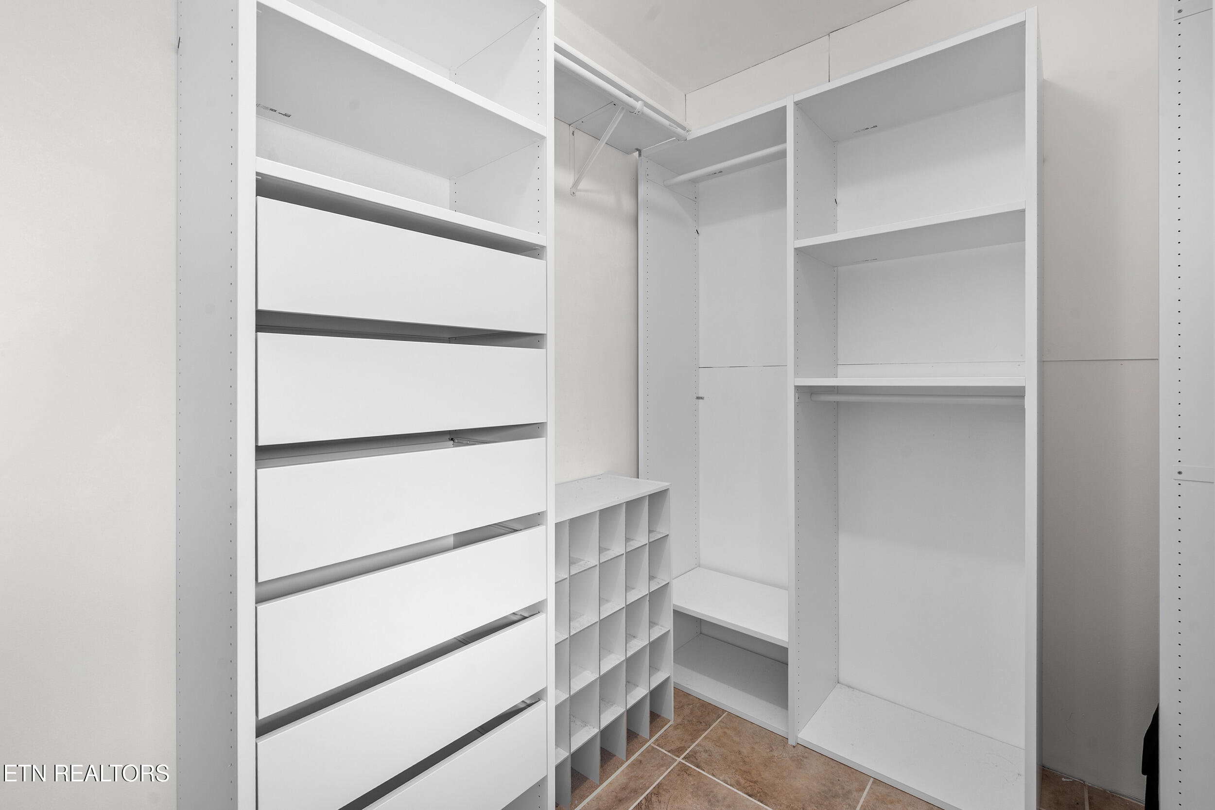 4685 Robinhood Circle