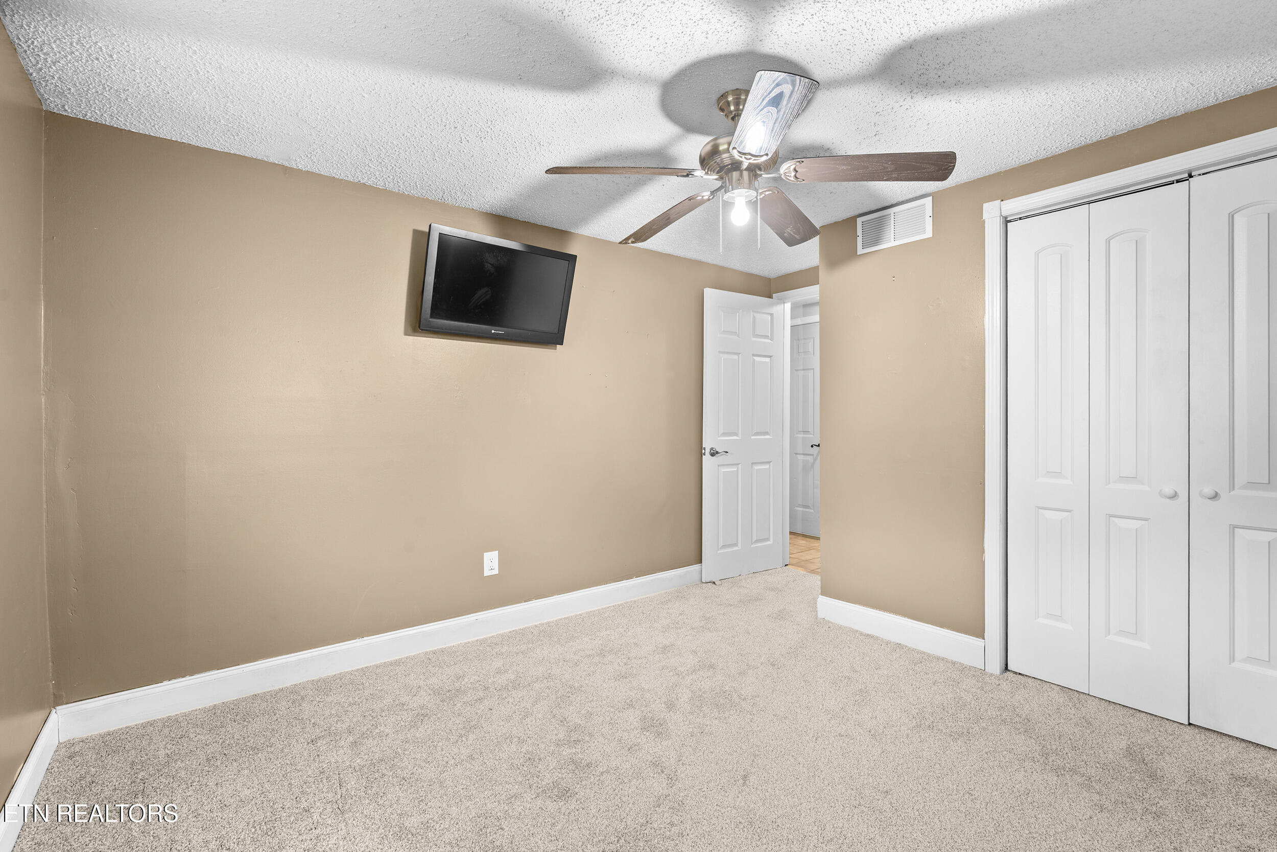 4685 Robinhood Circle