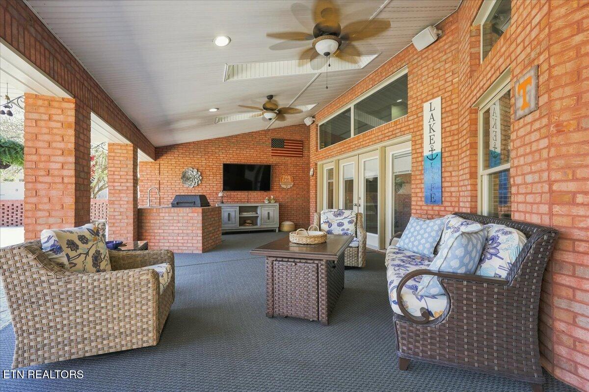 2360 Wild Pear Tr