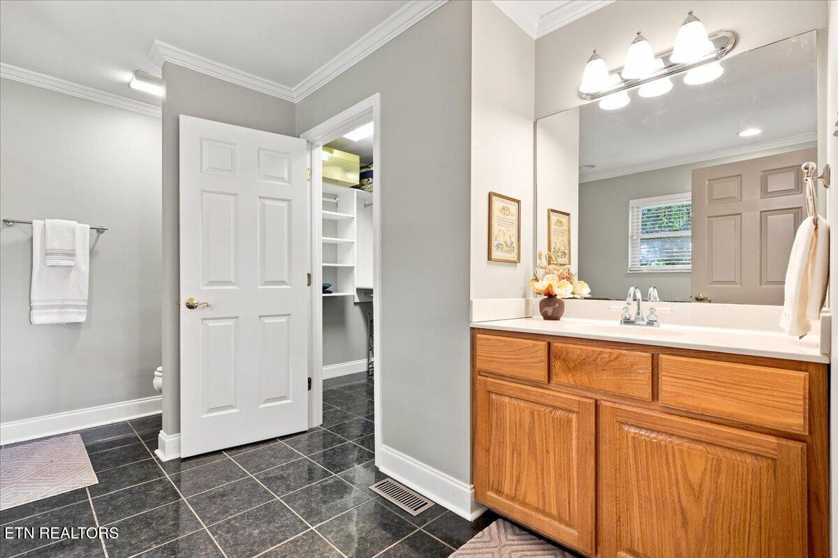 2360 Wild Pear Tr
