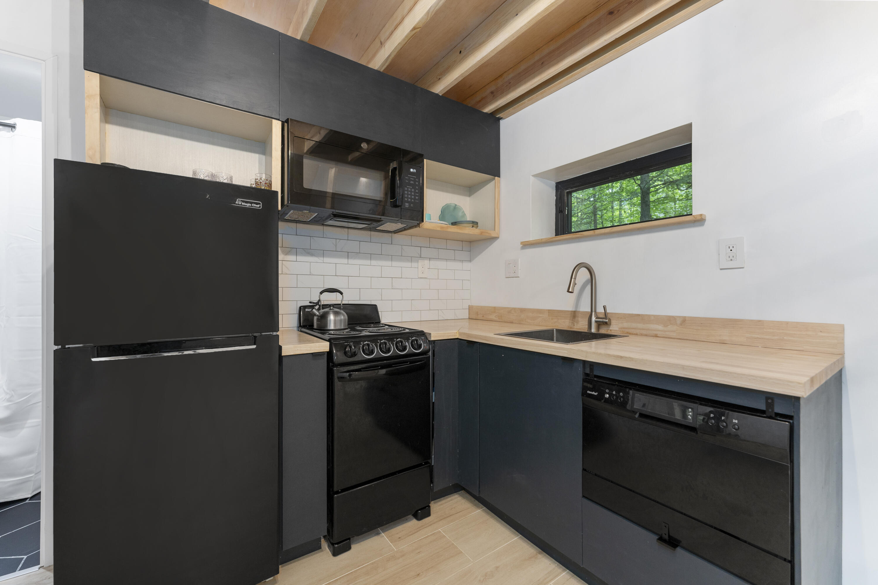 256 Deerfoot Road Road