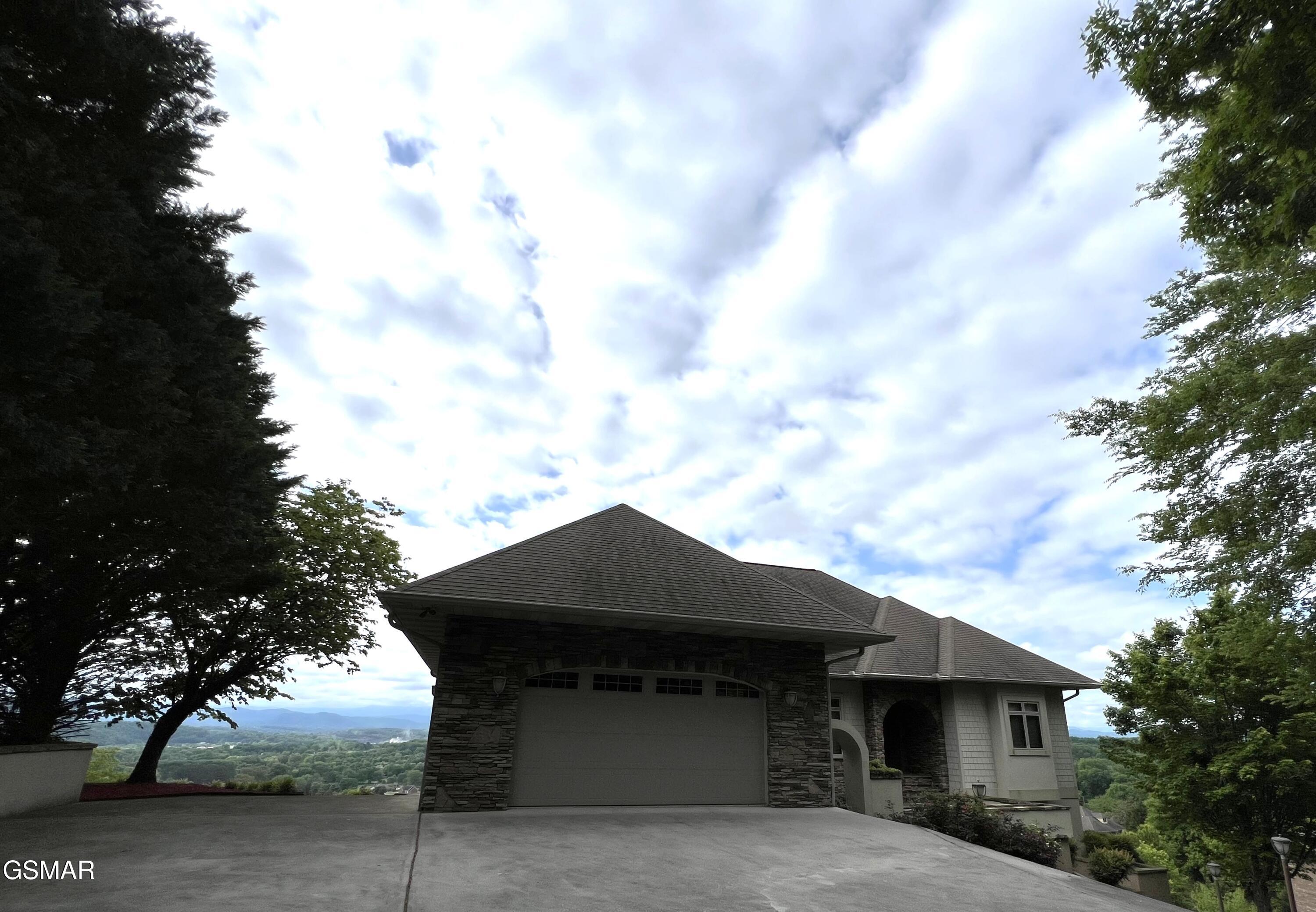 480 Maggie Mack Lane