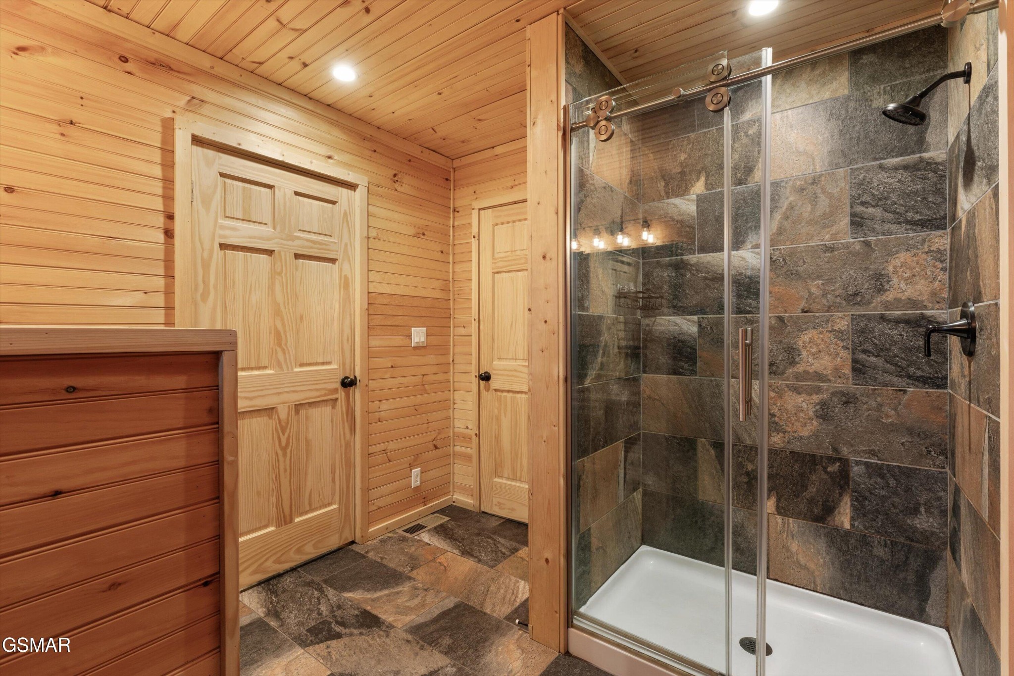 3068 Winding Way