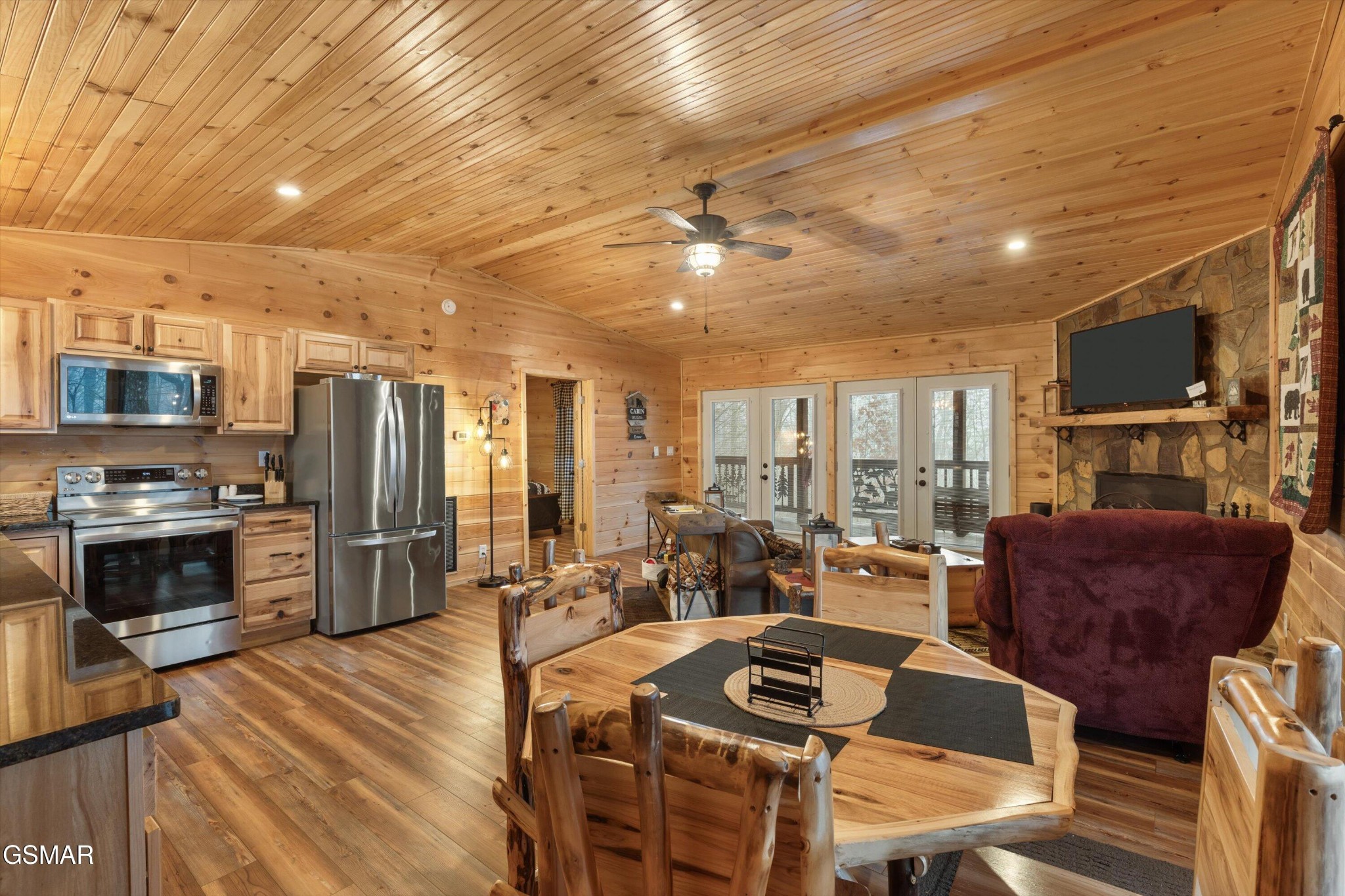 3068 Winding Way