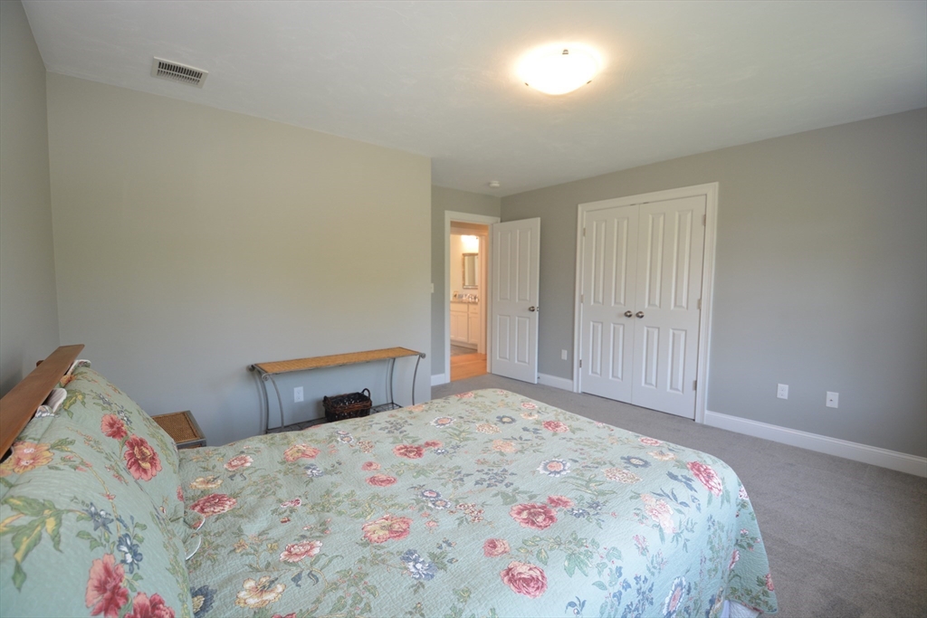 27 Cobblestone Ln