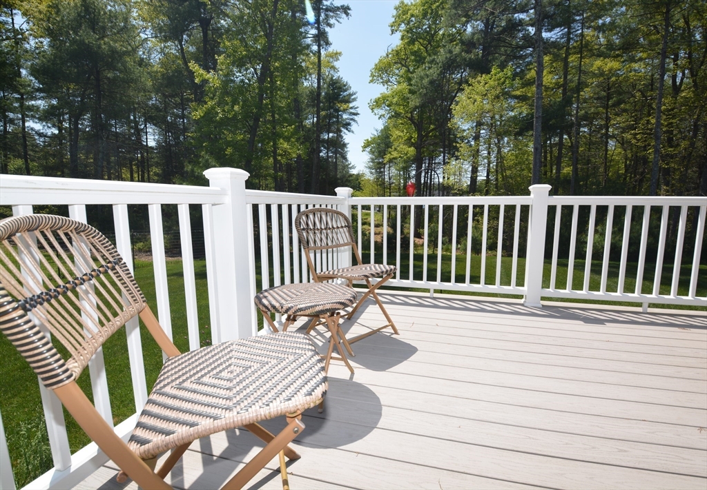 27 Cobblestone Ln
