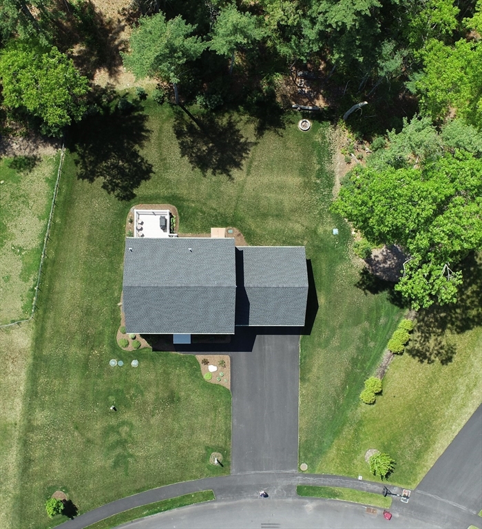 27 Cobblestone Ln