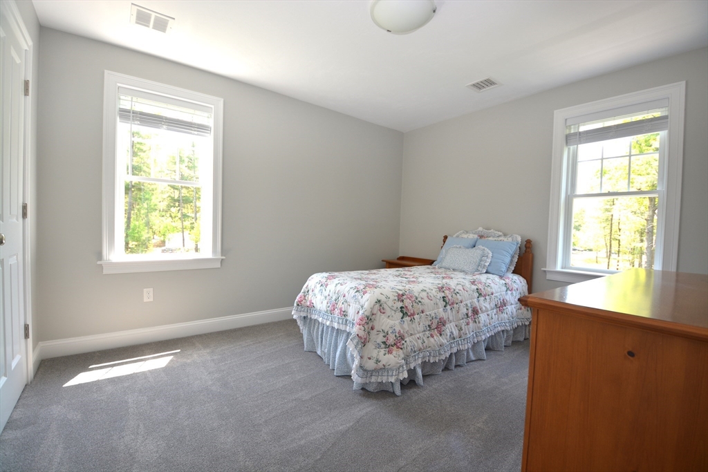 27 Cobblestone Ln