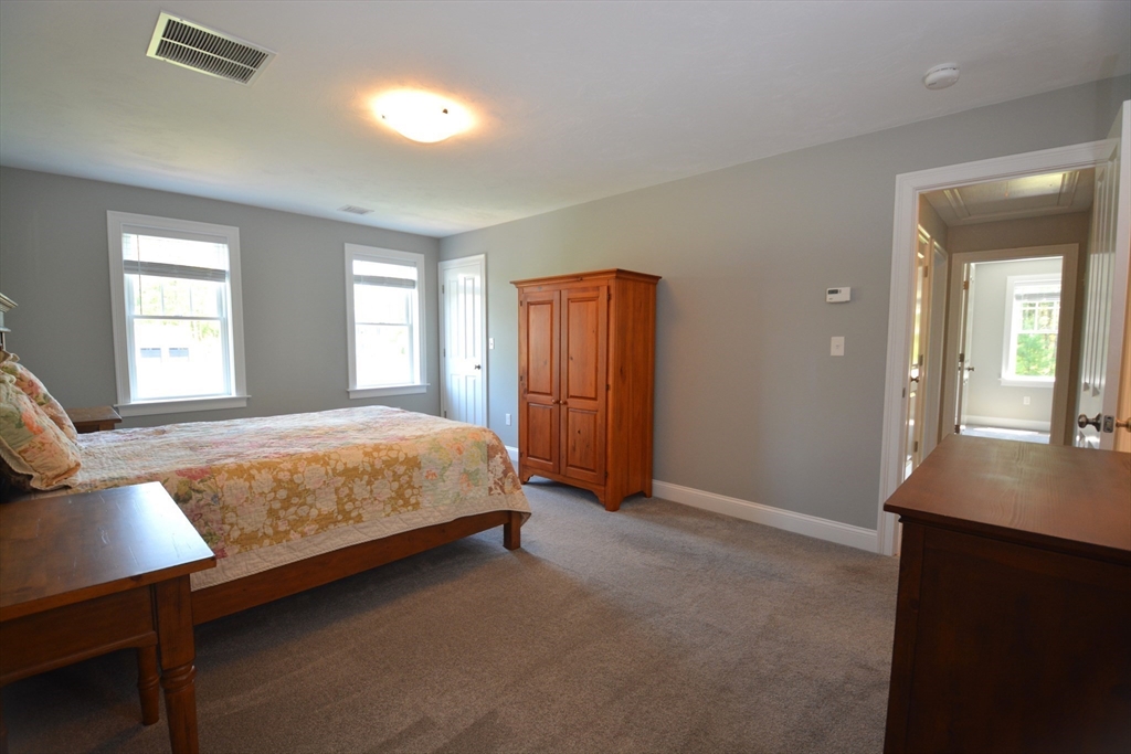27 Cobblestone Ln