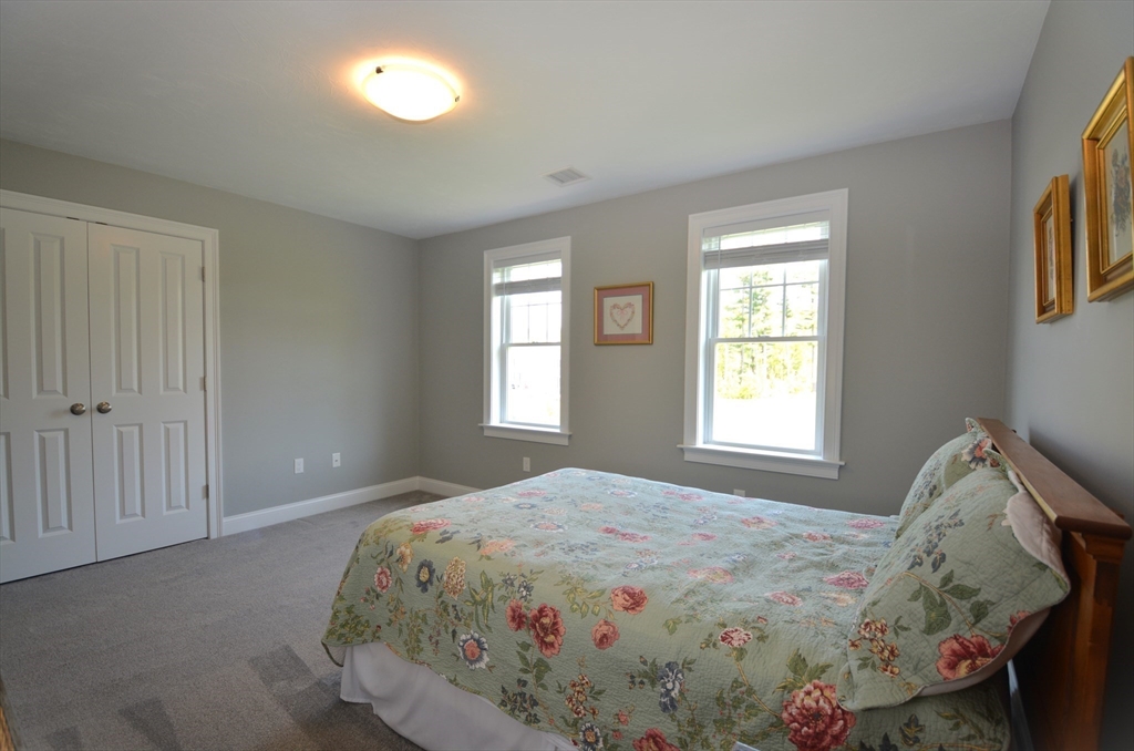 27 Cobblestone Ln