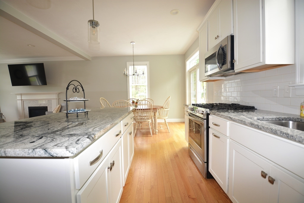 27 Cobblestone Ln