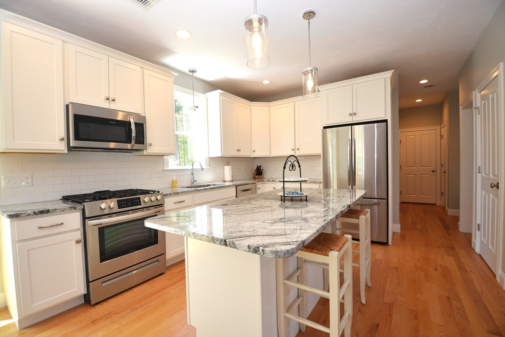 27 Cobblestone Ln
