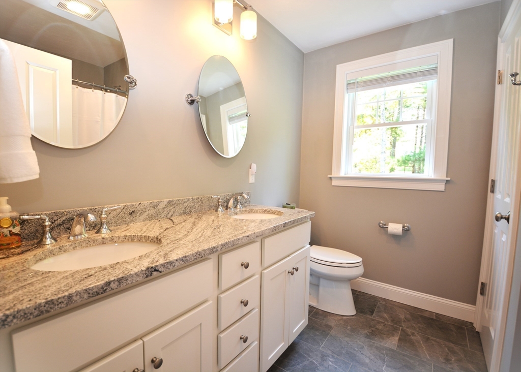 27 Cobblestone Ln