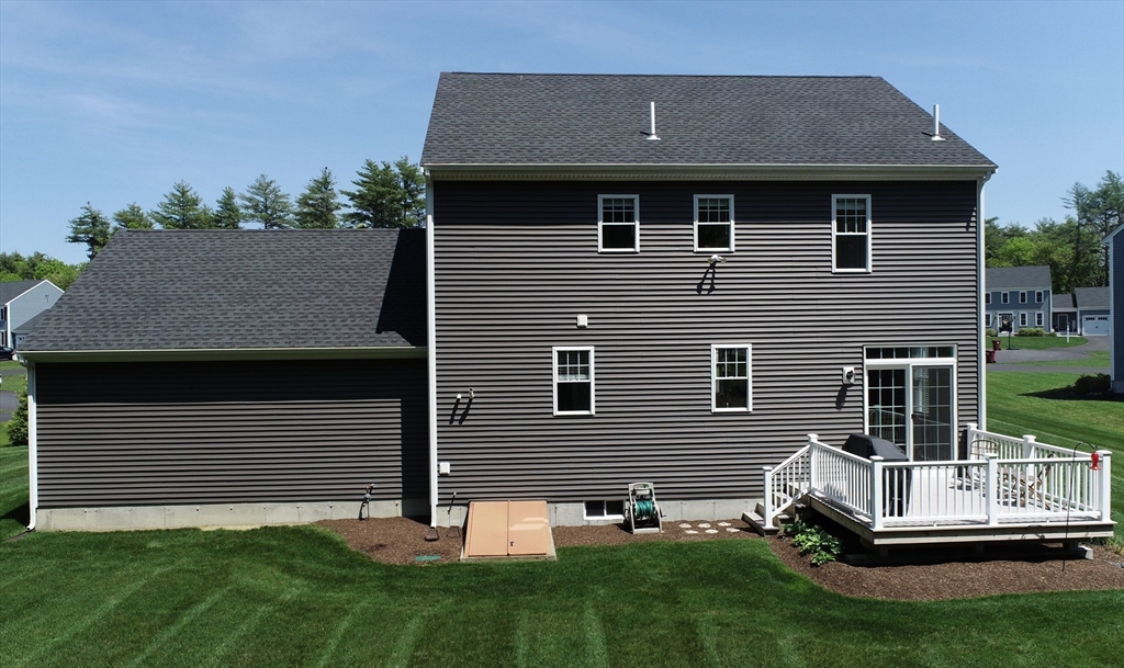 27 Cobblestone Ln
