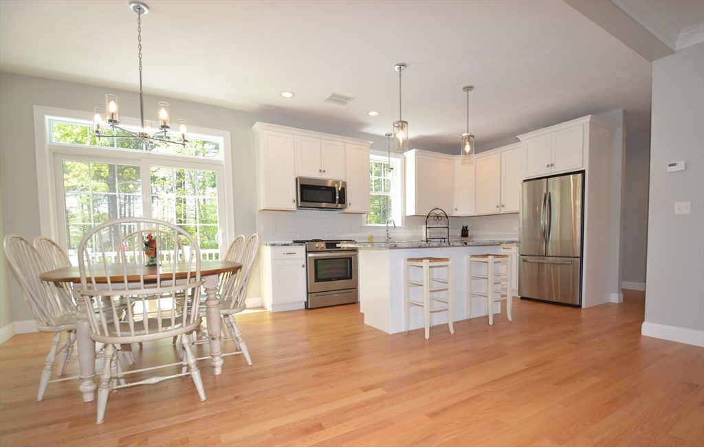 27 Cobblestone Ln
