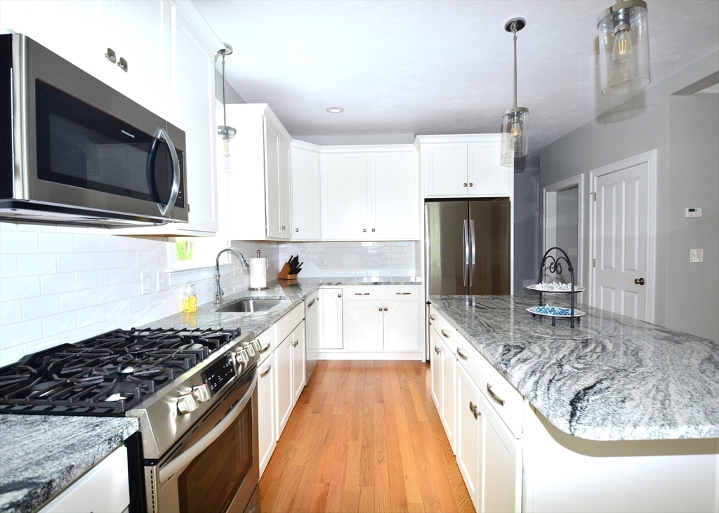 27 Cobblestone Ln