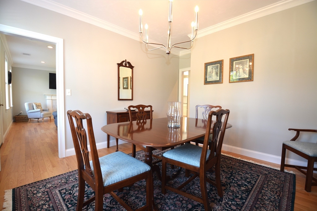 27 Cobblestone Ln