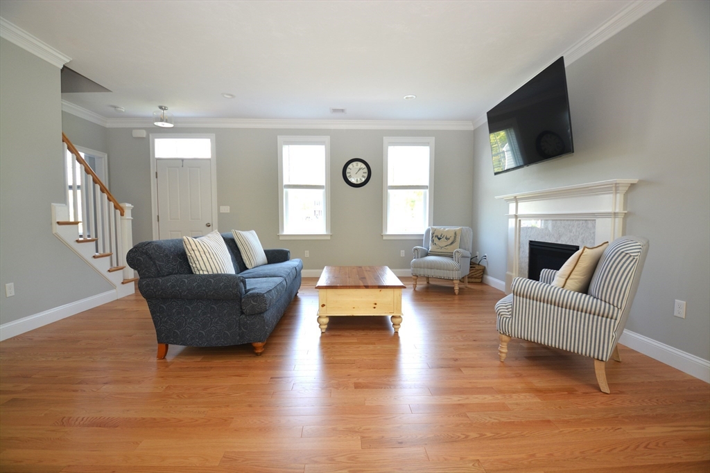 27 Cobblestone Ln