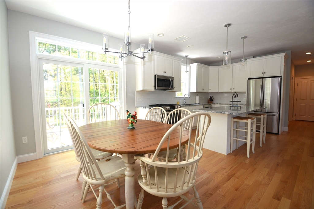 27 Cobblestone Ln