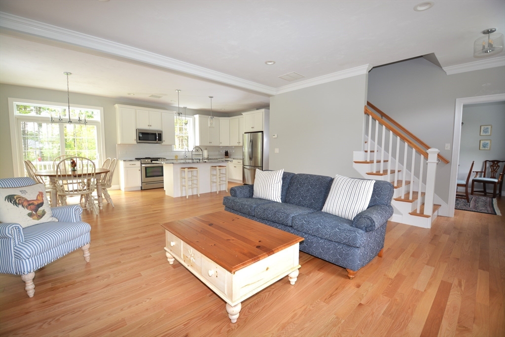 27 Cobblestone Ln