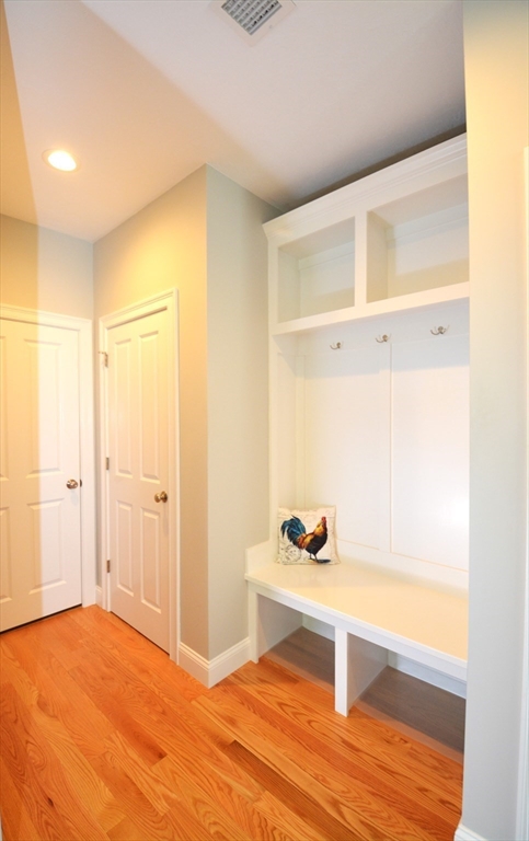 27 Cobblestone Ln