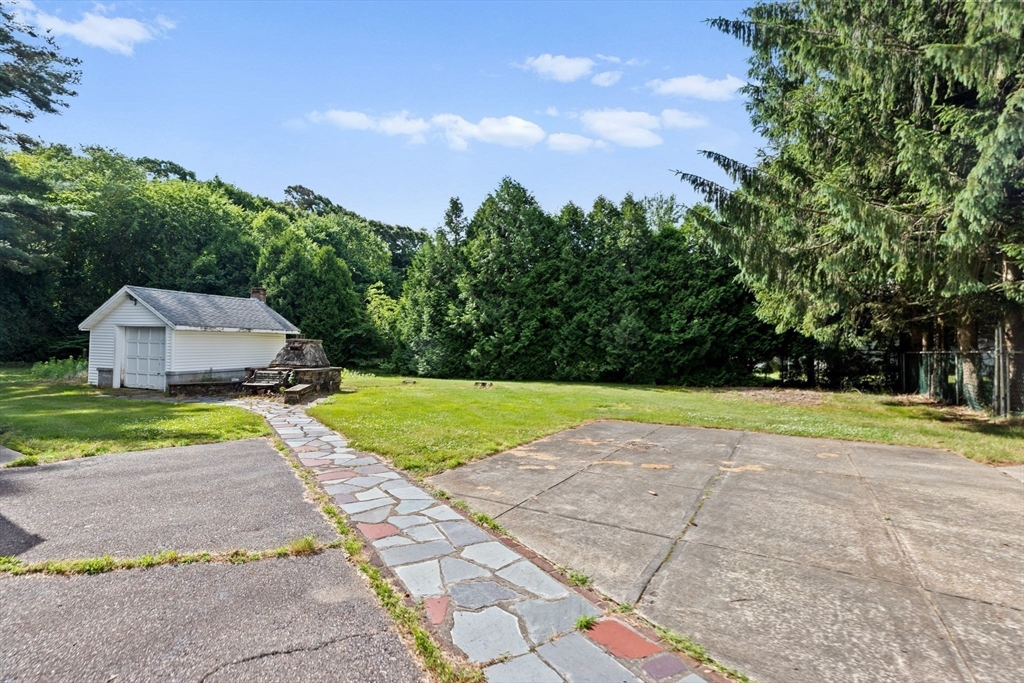 131 Spruce St