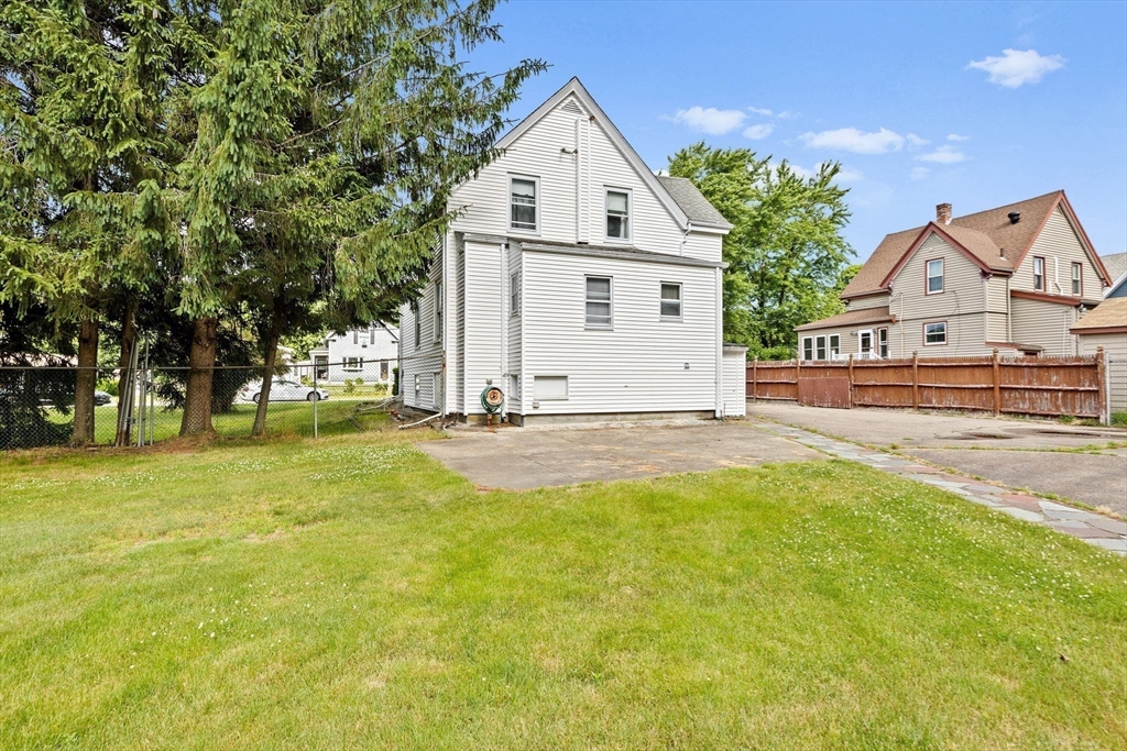 131 Spruce St