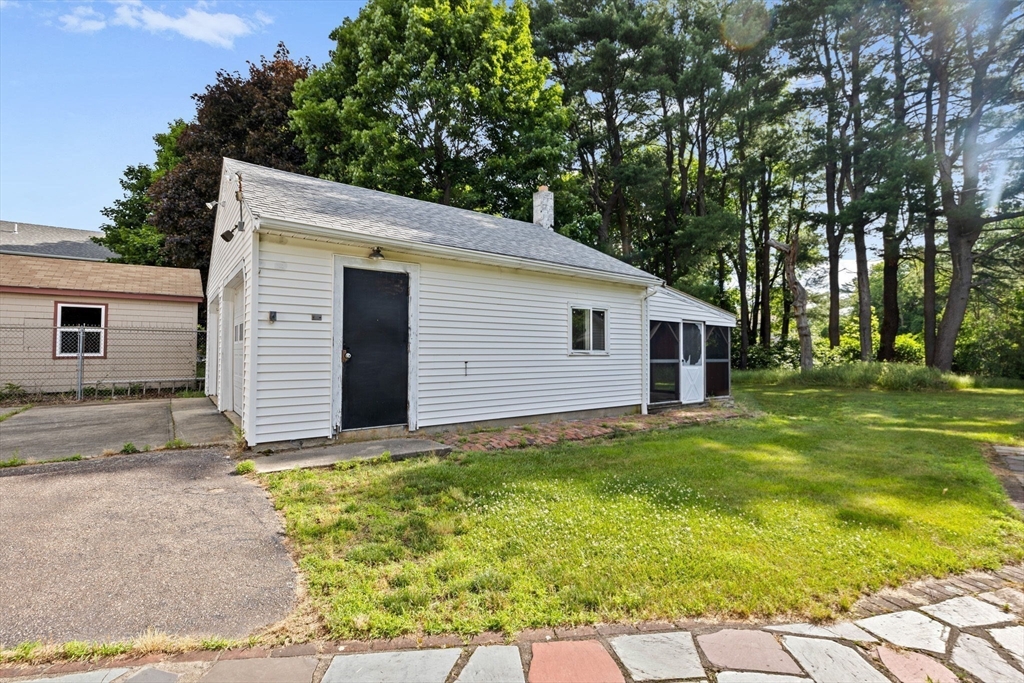 131 Spruce St